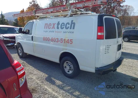 2015 Chevrolet Express 2500 Work Van z USA, uszkodzony, nr VIN 1GCWGFCF6F1277697